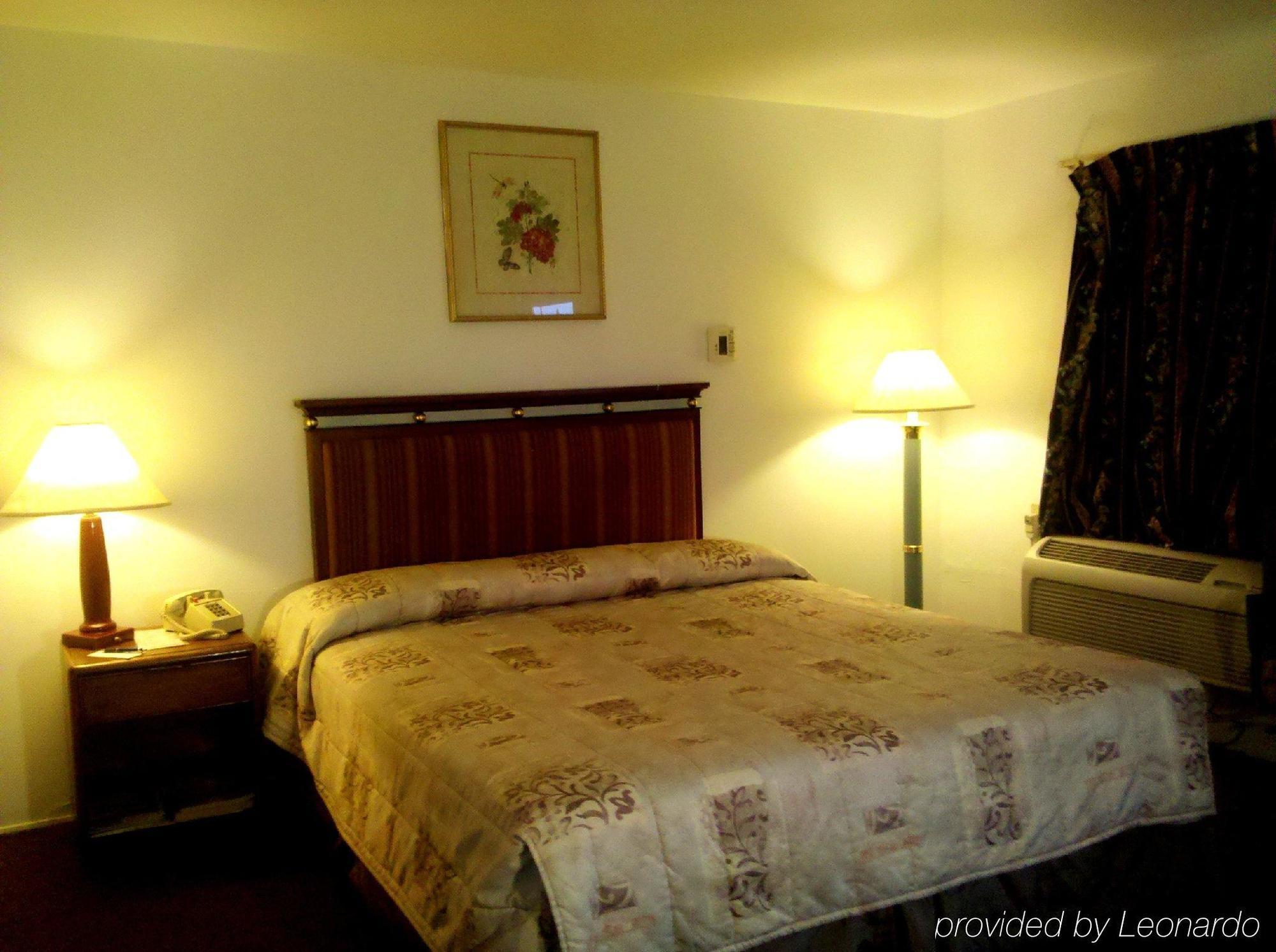 Maple Inn And Suites Лос-Банос Номер фото